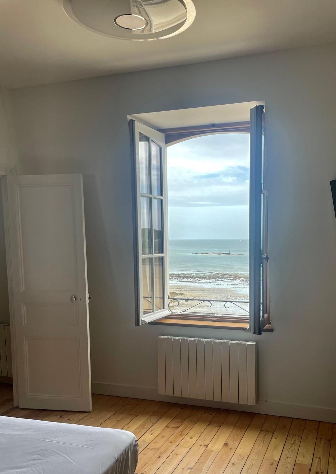 Le Royal Xix Vue 212 *